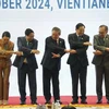 Chinese Premier Li Quiang (centre) arrives in Laos talking up the need for stronger connections with ASEAN. (Photo: AP)