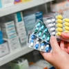 La surveillance et la gestion des établissements et des activités de vente au détail des médicaments sont de plus en plus strictes. Photo: Internet