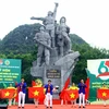 Un espectáculo en la ceremonia con motivo del aniversario 65 de la apertura de la ruta Truong Son (Fuente: VNA)