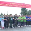 Oficiales jóvenes de Vietnam y Laos participan en maratón transfronterizo el 2 de octubre. (Foto: VNA)