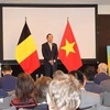 El embajador vietnamita en Bélgica y jefe de la delegación vietnamita ante la Unión Europea (UE), Nguyen Van Thao, habla en el foro (Fuente: VNA)