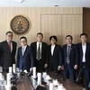 La delegación de trabajo de la Asociación de Periodistas de Vietnam y el viceministro de Relaciones Exteriores de Tailandia, Russ Jalichandra. (Fuente: VNA)