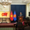 Vietnamese Ambassador to Russia Dang Minh Khoi speaks at the ceremony. (Photo: VNA)