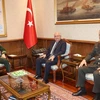 Son (L) in a working session with Minister of National Defence Yasar Guler, with attendance of Chief of the Turkish General Staff General Metin Gurak (Photo: qdnd.vn)