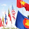 ASEAN members states need to enhance solidarity amidst geo-political and economic challenges. (Photo: AFP/VNA)