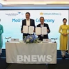 Vietnam Airlines and Garuda Indonesia sign a Memorandum of Understanding on enhanced collaboration. (Photo: VNA)