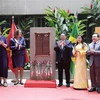 PM Pham Minh Chinh (fourth from right) attends the inauguration ceremony of the plaque in commemoration of late President Ho Chi Minh in Rio de Janeiro city, Brazil. (Photo: VNA)