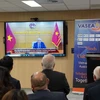 越南外交部海外越南人国家委员会副主任阮孟东先生在从越南河内外交部总部的在线讲话。图自越通社