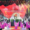 El programa artístico se celebra por motivo del 70 aniversario de la victoria de Dien Bien Phu. (Fuente: VNA)
