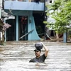 Reportan un muerto y dos desaparecidos por inundación en Indonesia