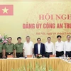 El presidente To Lam y el primer ministro Pham Minh Chinh asisten a la reunión de la Comisión Central de Seguridad Pública. (Fuente: VNA)