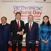 El secretario general del Partido Comunista y presidente de Vietnam, To Lam, y el presidente de Mongolia, Ukhnaagiin Khurelsukh, toman fotografía. (Fuente: VNA)