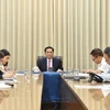 Министр иностранных дел Буй Тхань Шон на телефонных переговорах 10 мая (Фото: baoquocte)
