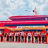 Представители ведомств и компаний на церемонии запуска скоростного катера, соединяющего город Хошимин и остров Кондао. (Фото: plo.vn) 