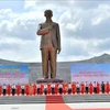 Памятник президенту Хо Ши Мину торжественно открыт на Фукуоке. (Фото: ВИА) 