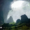В пещере Шондонг в провинции Куангбинь (Фото: ВИА) 