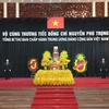 Гроб с телом генерального секретаря партии Нгуен Фу Чонга установлен в Национальном траурном зале в Ханое. (Фото: ВИA)