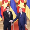 El presidente de la Asamblea Nacional de Vietnam (ANV), Tran Thanh Man (derecha), sostuvo conversaciones con su homólogo armenio, Alen Simonyan (Fuente: VNA)