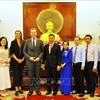 El vicepresidente del Comité Popular de la ciudad vietnamita de Can Tho, Nguyen Thuc Hien, recibió a Daniel Stork, cónsul general de los Países Bajos en Ciudad Ho Chi Minh (Fuente: VNA)