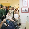 La secrétaire d'Etat française chargée des Anciens Combattants et de la Mémoire, Patricia Miralles visitant le Musée de la victoire de Diên Biên Phu. Photo: VNA