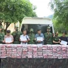 Six ressortissants lao arrêtés pour avoir transporté 121 kg de drogue synthétique du Laos au Vietnam. Photo : Commandement des gardes-frontières