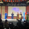 Présentation des chants populaires Quan ho de Bac Ninh lors de l’événement. Photo: VNA