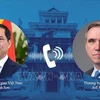 Le ministre des Affaires étrangères Bui Thanh Son (à gauche) et le sénateur américain Jeff Merkley. Photo : VNA