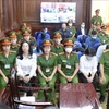 La présidente du promoteur immobilier Van Thinh Phat Group, Truong My Lan (1er plan, à gauche), et ses complices lors de leur procès à Hô Chi Minh-Ville, le 11 avril. Photo : VNA