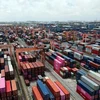 Dépôt de conteneurs maritimes au port de Tân Vu dans la ville de Hai Phong. Photo : VNA