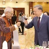 Le président Tô Lâm et son homologue est-timorais José Ramos-Horta (à gauche) portent un toast lors du banquet, à Hanoi, le 1er août 2024. Photo: VNA