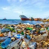 Il serait possible de réduire la pollution plastique de 80% d’ici à 2040, si les pays et les entreprises utilisaient les technologies existantes pour opérer un virage majeur et faire des ajustements de marché, selon un nouveau rapport du Programme des Nations Unies pour l’environnement (PNUE). Photo: VNA