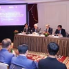 Le secrétaire général et président Tô Lâm (centre) rencontre des membres du Vietnam Innovation Network, aux États-Unis, le le 23 septembre. Photo : VNA