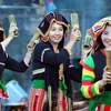 Danse des femmes de l’ethnie minoritaire Công en costume traditionnelle, à Lai Châu. Photo : VNP