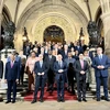 Le chancelier allemand Olaf Scholz (au centre, premier rang) pose avec les dirigeants des pays participant à la Conférence de Hambourg sur le développement durable. Photo : VNA