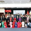 Photo de famille des participants à la cérémonie de remise des prix du concours "Jeunes Reporters Francophones 2023", en novembre dernier à Hanoï. Photo : CVN