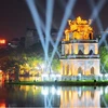 Le lac Hoàn Kiêm (Épée restituée), site touristique le plus visité à Hanoi. Photo: Internet