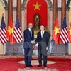 World media highlight US’s full removal of weapon embargo to Vietnam