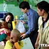 Vietnam doctor attends international cancer congress 