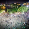 Hoan Kiem Lake walking zone draws big crowds on weekend 