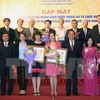 Int’l organisations awarded with Vietnam’s court insignia