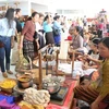 Vietnam’s handicraft products showcased in Laos