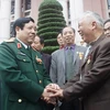 Defence Minister receives Chinese veterans 