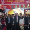 Visitors interested in Vietnamese goods at SA trade exhibition 