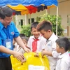 Hanoi youths join voluntary activities in Laos 
