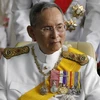 Defence Minister pays floral tribute to Thai King