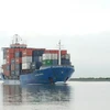 Can Tho’s port receives first large container ship