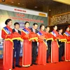 Vietnam introduces economic achievements to the world 