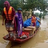 Charitable boats against flood to support Huong Khe stranded residents