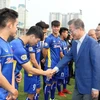 RoK President Moon meets young Vietnamese footballers