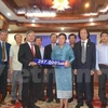 Laos shares difficulties with Vietnamese people